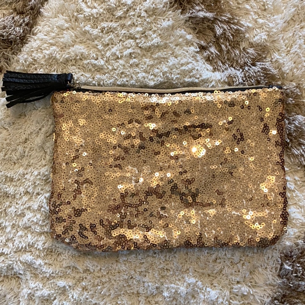 Cosmetic pouch